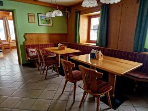 Sadnighaus, Schutzhütte auf 1880m