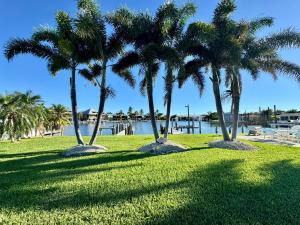 MALU LANI Inn & Marina