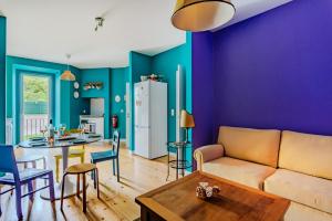 Monicas Place: a Friends Inspired Apartment