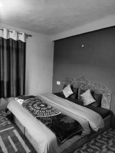 Non Stop Cafe Hostel & Stay