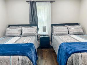 Pleasant 2bdrm 2ba mins to Downtown