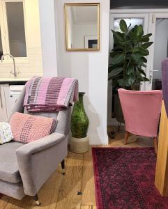 A King size Double Bedroom In In Lewisham