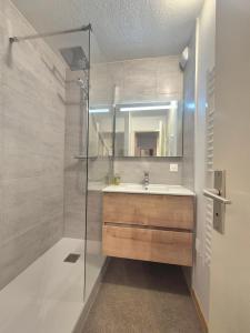 Au centre de la station 6 personnes