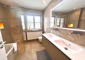 Ferienwohnung "Aschbergblick" - Edel Wohnen im Ortskern Schliersee