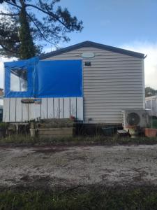 Le mobil home bleu !