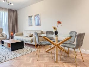Stylish & Cozy 1BR Apartment in the City Center