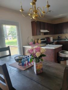 Great 4BR Home Near Emerald Pointe & Downtown