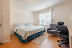 Great 4BR Home Near Emerald Pointe & Downtown