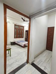 Peaceful 2BHK stay near Banaras Railway Station
