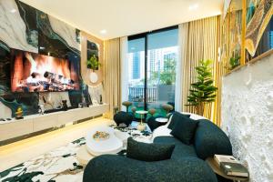 Binghatti Aurora, JVC Dubai - Unique Round Bed Experience with pool view