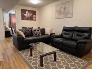 Modern 2 BR Vacation Home Near West Edmonton Mall