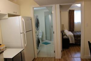 Modern 2 BR Vacation Home Near West Edmonton Mall