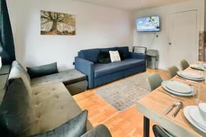 2 Bed Apartment - Sleeps 10 - Wifi Near Transport