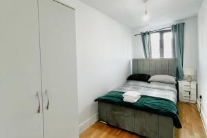 2 Bed Apartment - Sleeps 10 - Wifi Near Transport