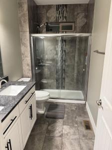 Peaceful 4 bedroom house near lake access