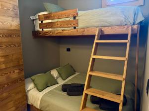 Luxury 9-Bed Apartment Steps from Ski Slopes with Parking & Ski Box