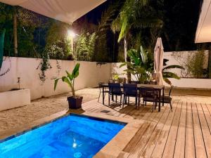 Villa bord de mer avec piscine et jardin tropical - Seaside villa with pool and tropical garden
