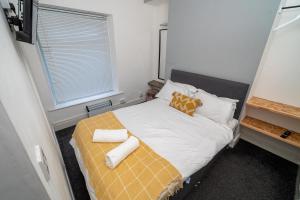 Spacious 4-Bed Home Ideal for Contractors