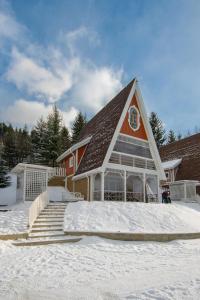 Freeman-2b - двоповерховий апартамент у котеджі з альтанкою та грилем для 6 гостей