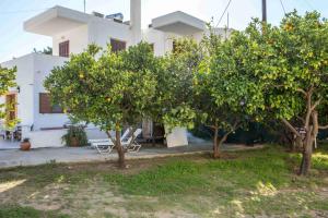 Christine Villa Pefkos