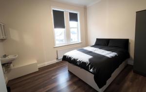 Atherley House - Winter Sale! Spacious Self Catered Rooms