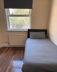 Atherley House - Winter Sale! Spacious Self Catered Rooms