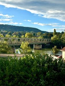 Studio lumineux sur la Saône & Parking privé