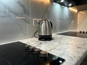 Spacious 5 Bedroom House in Acton Sleeps 10