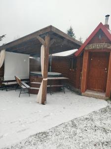 Domek z kominkiem i jacuzzi