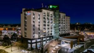 Holiday Inn Hotel & Suites London by IHG