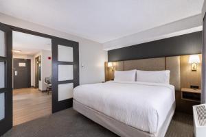Holiday Inn Hotel & Suites London by IHG