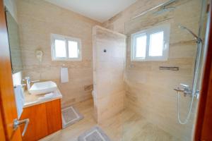 Luxury 2BR Villa next to Santa Fe