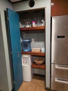 Two lakes heaven - Forest Retreat by The Mountains