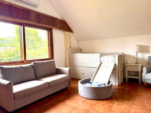 Chalet Saint Tropez - Bright & Spacious 5BR Home - Walk to Imarangatú