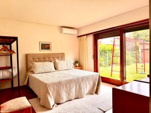 Chalet Saint Tropez - Bright & Spacious 5BR Home - Walk to Imarangatú