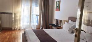 One Bedroom Apartment Theatre