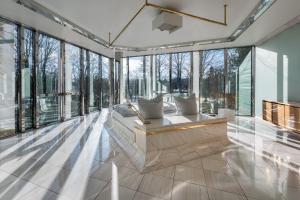 "Villa von Blofeld"