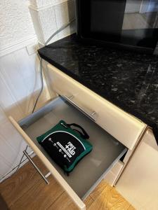 3-Bedroom Home next to Southmead Hospital