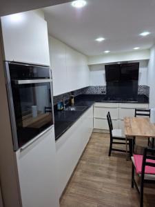 Chambres et appartement dans un immeuble