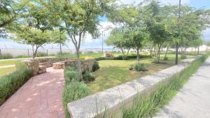 Ground floor apartment next to Aurra Peña Flor