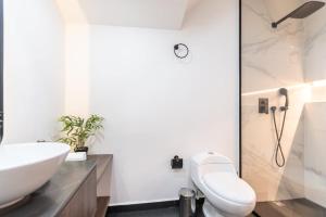 Manila Luxury Suites 201