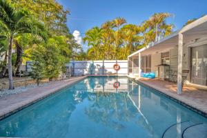 The Jute Box - Pool - Waterview - Wilton Drive