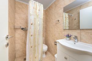 Malonas Village house