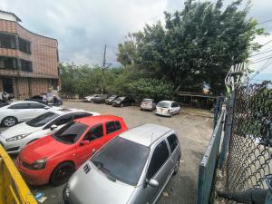 Casa Confortable 2 habitaciones, pateo , parqueadero