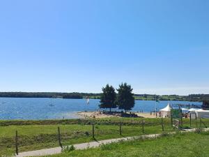 Appartement au bord du lac de leau dheure