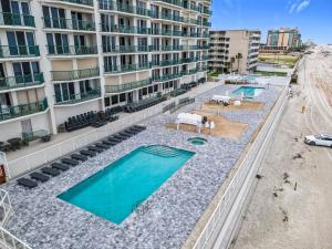 Oceanfront Large Condo in Charming Daytona Beach Shores