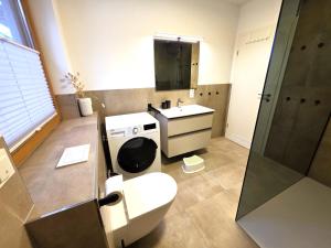 Modernes Ferienhaus mit großer Küche, Terrasse & Garten