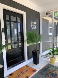 Newly Renovated Modern Lakehouse