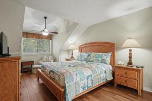 Updated 3 bedroom, 3 bathroom villa, 13D Richmond Park villa