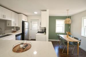 Centrally Located Stylish San Diego 2 Bedroom House